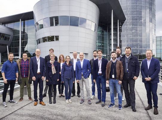 Here we go! The start-ups are looking forward to their time in the Volkswagen Future Mobility Incubator in Dresden. Photo: Volkswagen AG